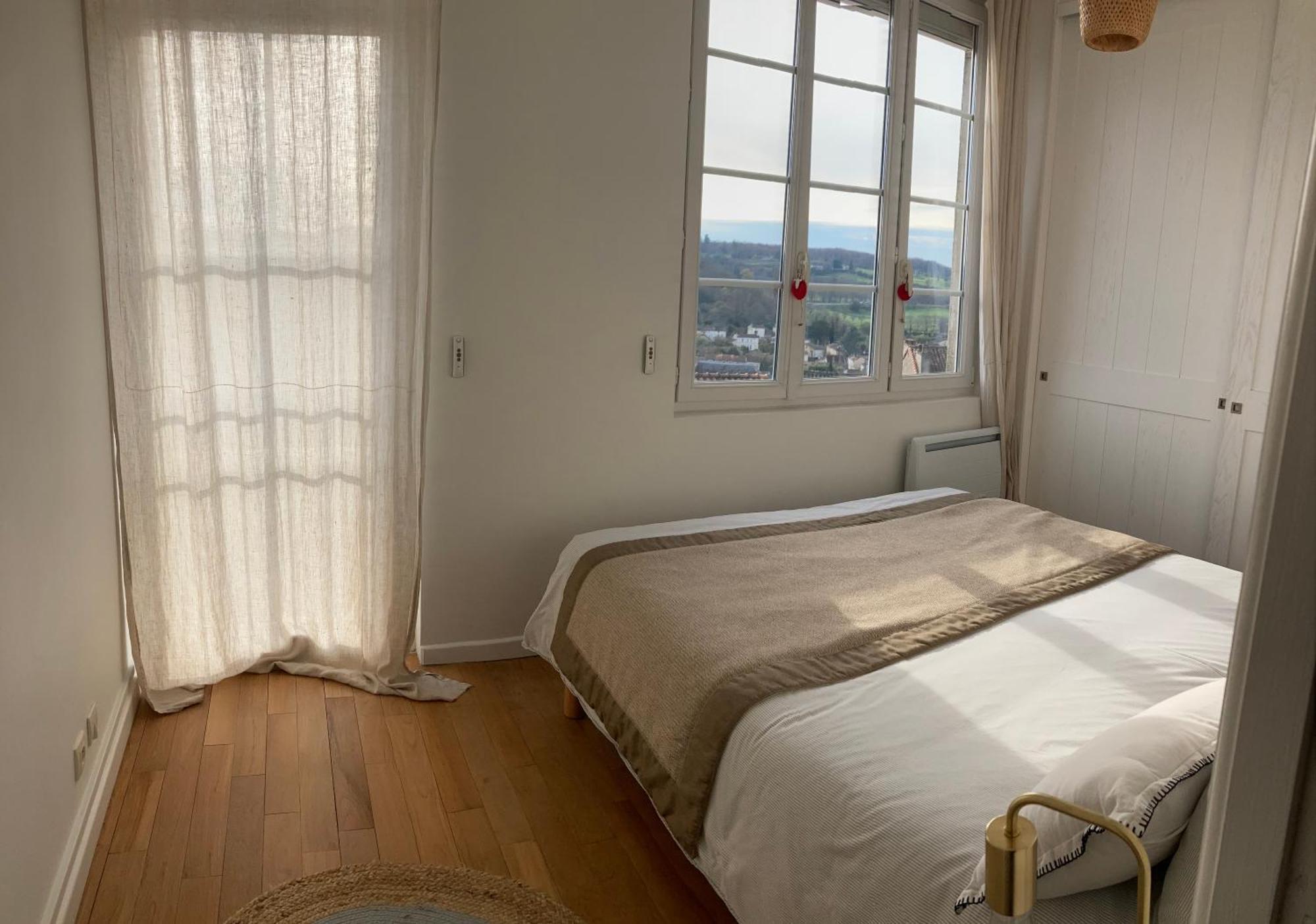 Golf & Rempart Apartment Angouleme Exterior photo